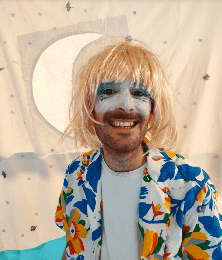 Timothé le facteur, dans la 2ème version de Gus.